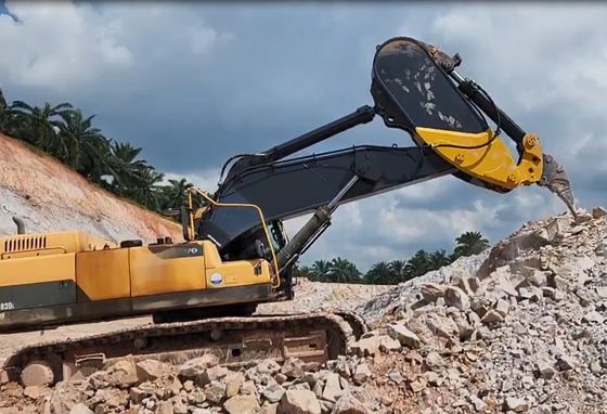 Braccio di scavo per potenza massima nei progetti di scavo roccioso