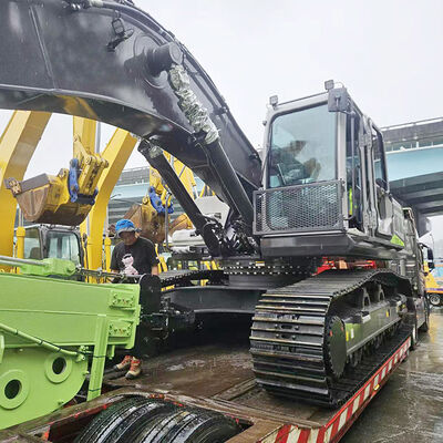 Soluzione per scavo profondo e livellamento pendenze con braccio telescopico per escavatore a lunga gittata